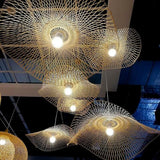 Luces colgantes de lámparas de mimbre tejidas de bambú