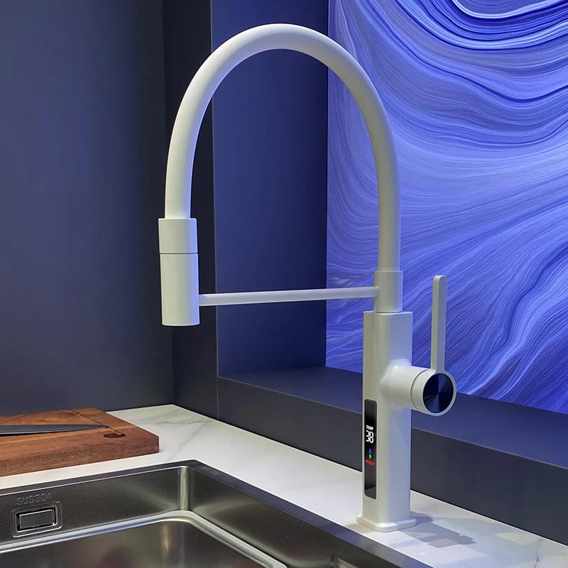 Grifo de cocina con manguera flexible y panel LED para montaje en cubierta